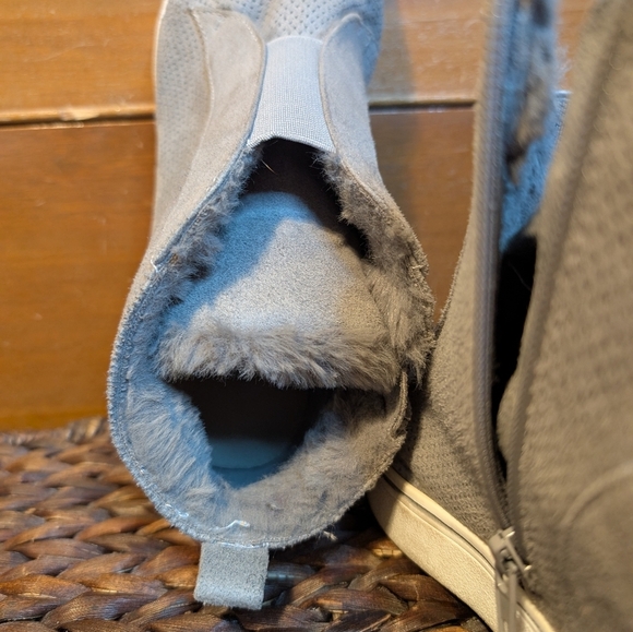 Maurices Gray Fur Wedge Zipper Pull On Almond Toe Bootie Sz 9 Taylor Style - Picture 5 of 10